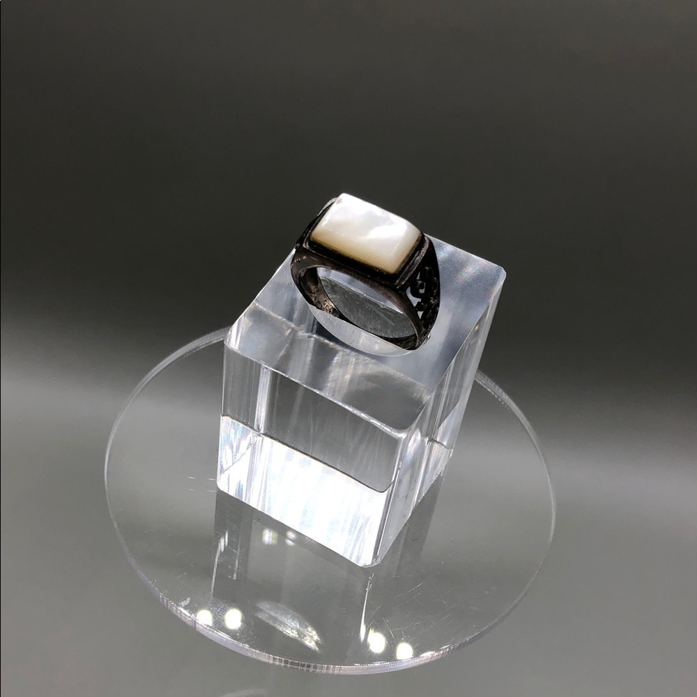 Sterling silver 925 scroll band MoP mother of pearl ring UNISEX  7.75  vintage.